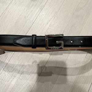 Authentic Gucci ladies chocolate brown leather belt with silver hardware